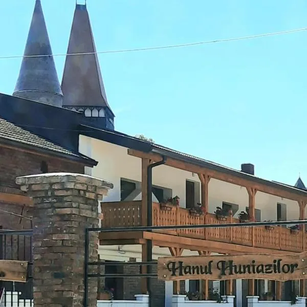 Pensiunea Hanul Huniazilor, hotel v destinaci Hunedoara