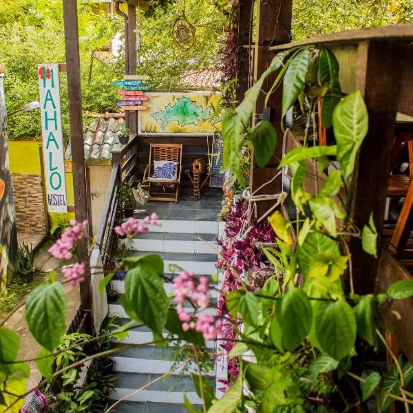 Mahalo Hostel, hotel in Abraão