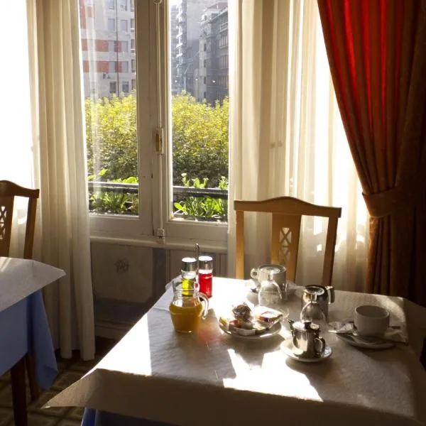 Hostal Orejas, hotel in León