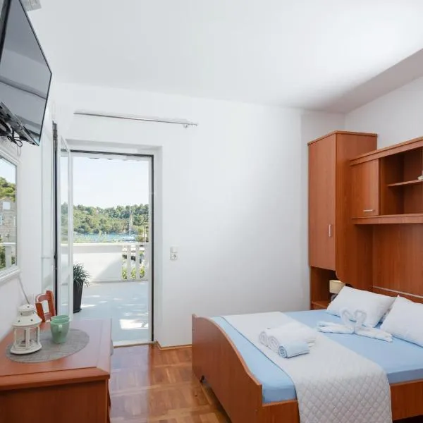 Guesthouse Sanela، فندق في بومينا