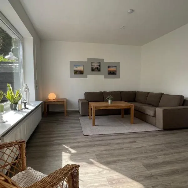 Fischers Nordseehaus Bungalow mit Garten, hotel v destinaci Wilhelmshaven