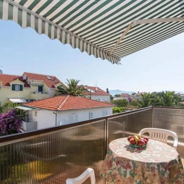 Apartments Nataša, ξενοδοχείο σε Supetar