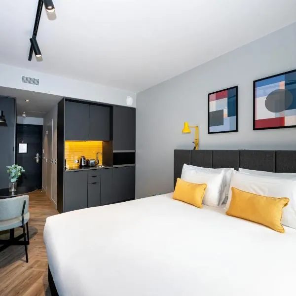 Staycity Aparthotels Paris La Defense, hotel in Courbevoie