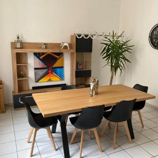 APPARTEMENT SPACIEUX, hotel in Orange