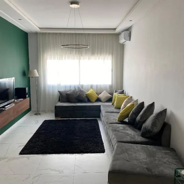 Lovely 4-bedroom condo with pool, hotell sihtkohas Rabat