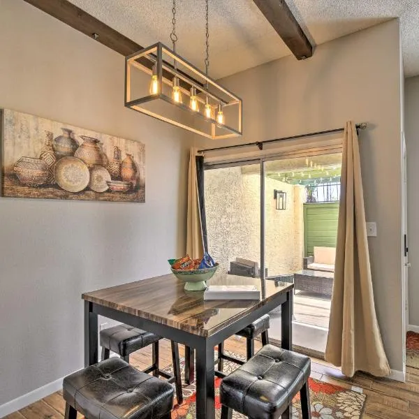 3 Mi to Mill Ave Central Condo with Patio in Tempe, hotell sihtkohas Tempe