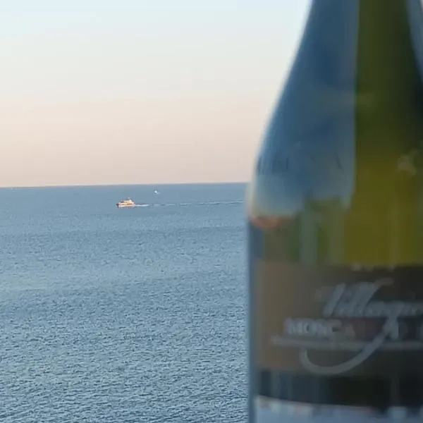 Blue Seaview Suites, ξενοδοχείο στον Πειραιά