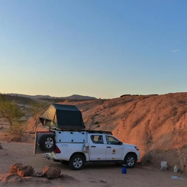Ozohere Campsite and Himba Village, готель у місті Uis