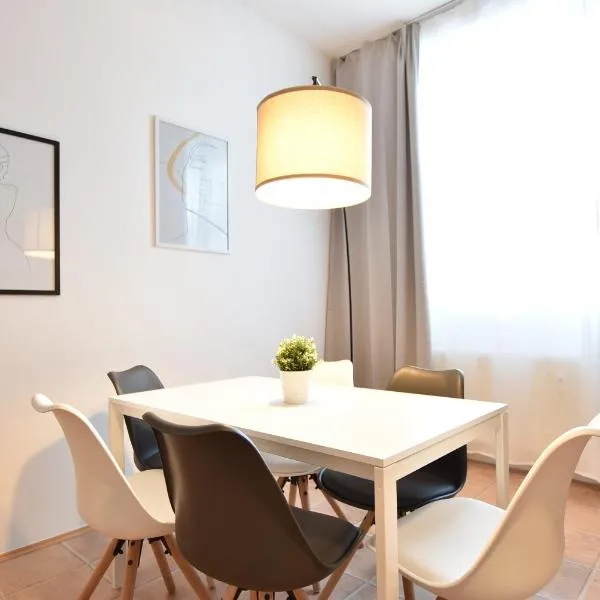 Super central city appartement with free parking, hotel v destinaci Innsbruck