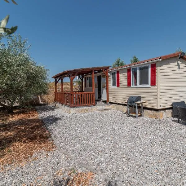 'Olive grove' Camping House-near the beach, khách sạn ở Divulje