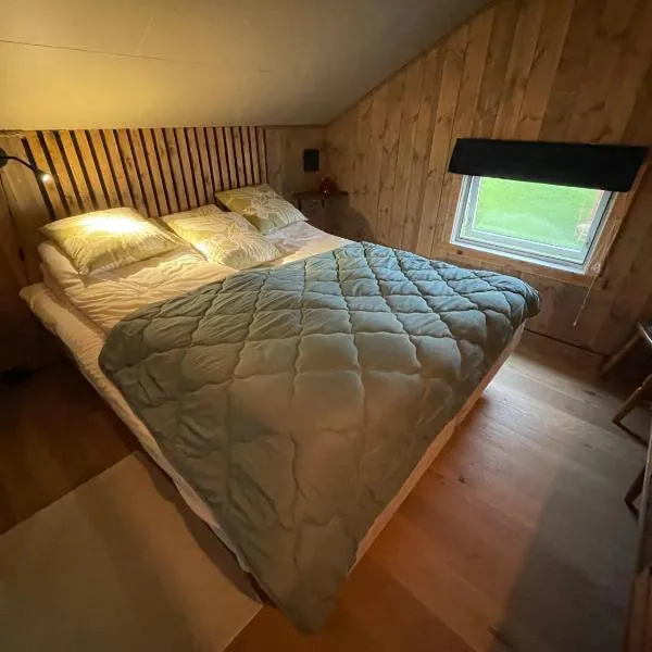 Rauvassgården, romslig, 5 sov, kjøkken, WiFi, hotel v destinaci Raudvatnet
