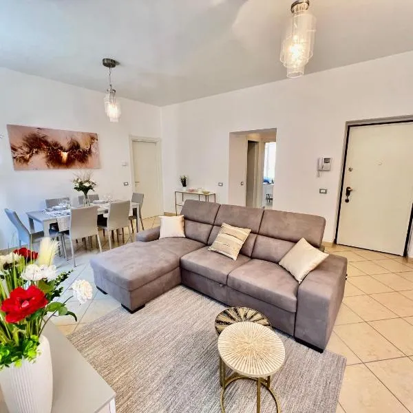 Divina Luxury Apartment in the Center of Como, Near Lake Como, hotel a Como
