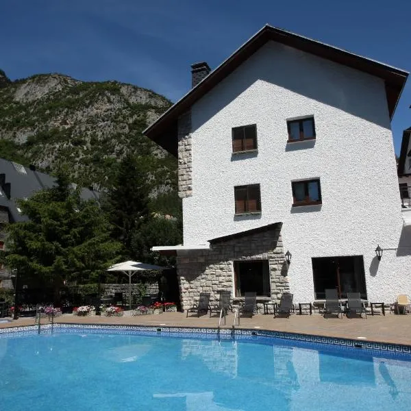Hotel & Spa Real Villa Anayet, hotel in Canfranc-Estación