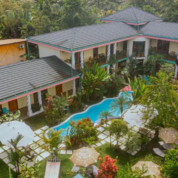 COCO Beach Village, hotel in Matapalo