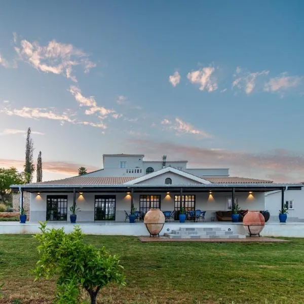 Solar Alvura Boutique Hotel, hotel in Moncarapacho