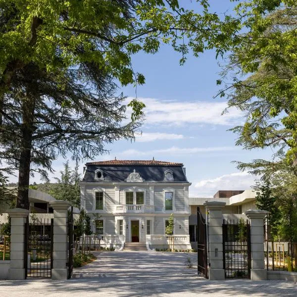 Hôtel Spa Restaurant Villa Castellane, hôtel à Gréoux-les-Bains