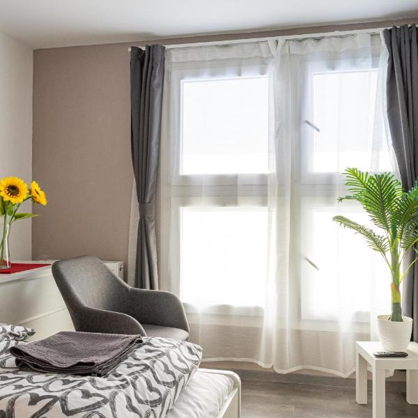 RÁKÓCZI 4 BEDROOM CENTRE APARTMENT, Будапешт