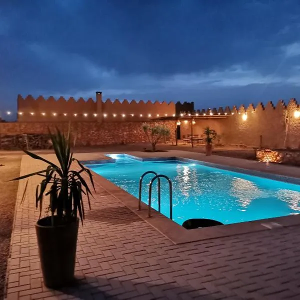 Ksar Montana Hôtel, Chambres piscine, hôtel à Taforhalt