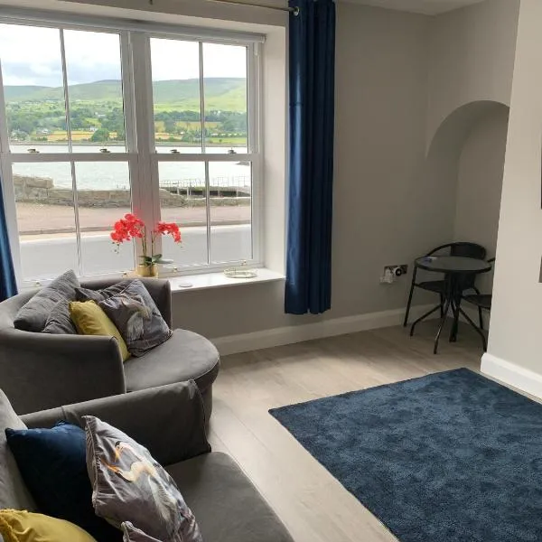 Seaview Aurora House - Central Luxury Apartment, hotel v destinaci Warrenpoint