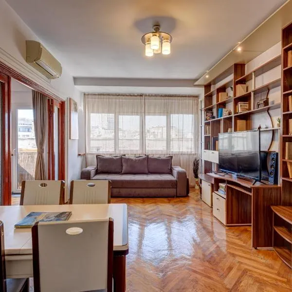 Old Town Home Library, hotel in Bucharest