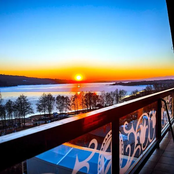 Apartament33 Luxury View Centralny Widok na jezioro sauna, siłownia - 100 metrów od Jeziora Czorsztyńskiego i ścieżki rowerowej Velo Czorsztyn obok Kluszkowce Ski, hôtel à Kluszkowce