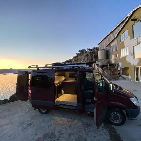 Campervan in the Lofoten Islands, khách sạn ở Leknes