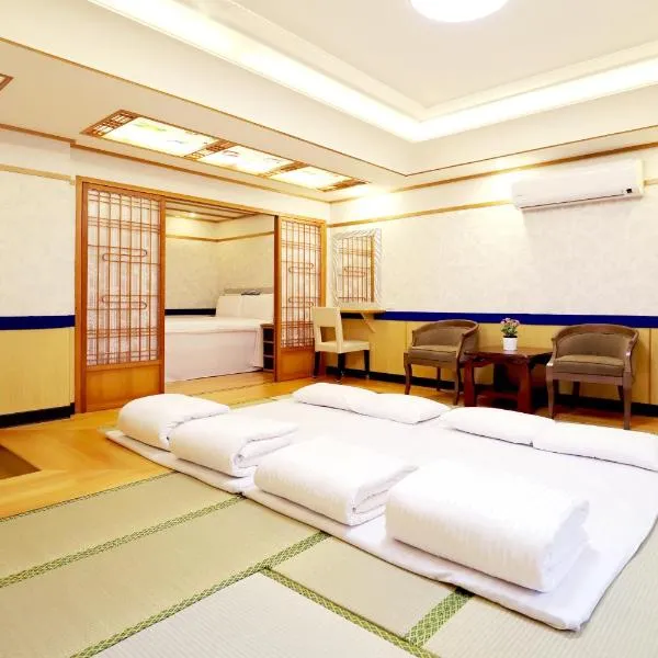 Phoenix Pavilion Hot Spring Hotel, hotel in Taipei