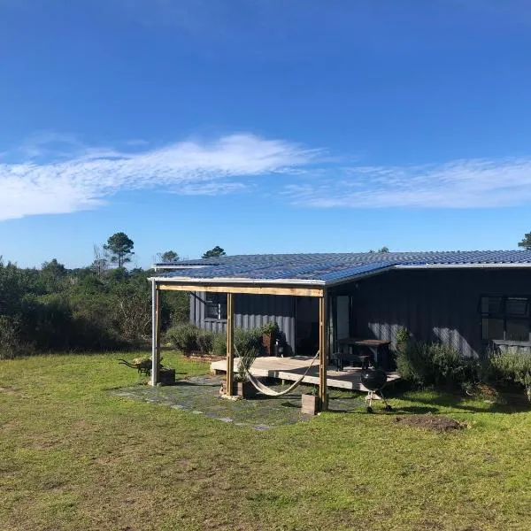 Casetta del Fuoco - Eco Container Cottage, hotel i Plettenberg Bay