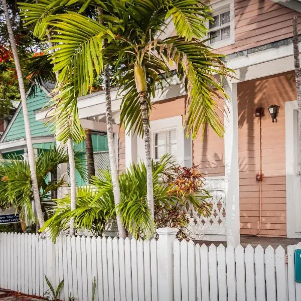 Courtney's Place Historic Cottages & Inns, hotel in Key West