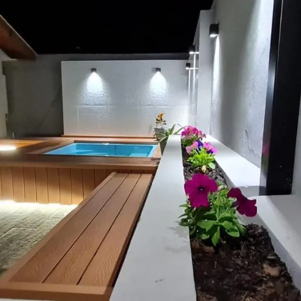 Casa Centrica con Yacuzzi !!!, hotell sihtkohas Puerto Iguazú