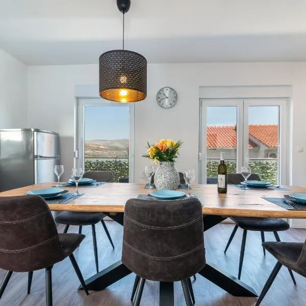 Delux apartment EVA, hotel in Trogir