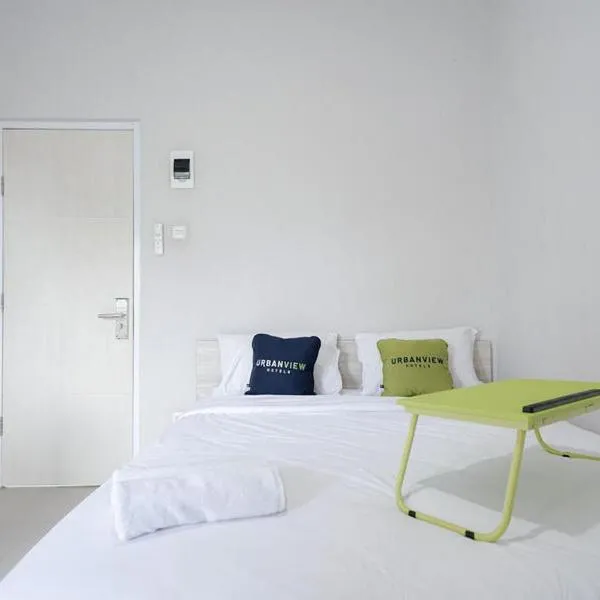 Urbanview Hotel Bari Syariah Palembang By RedDoorz, hotel a Sukarami