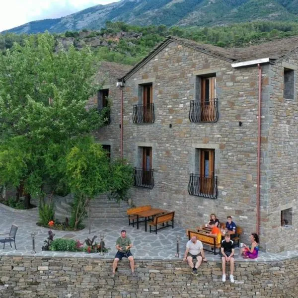 Chri Chri Guesthouse, hotel v destinaci Përmet