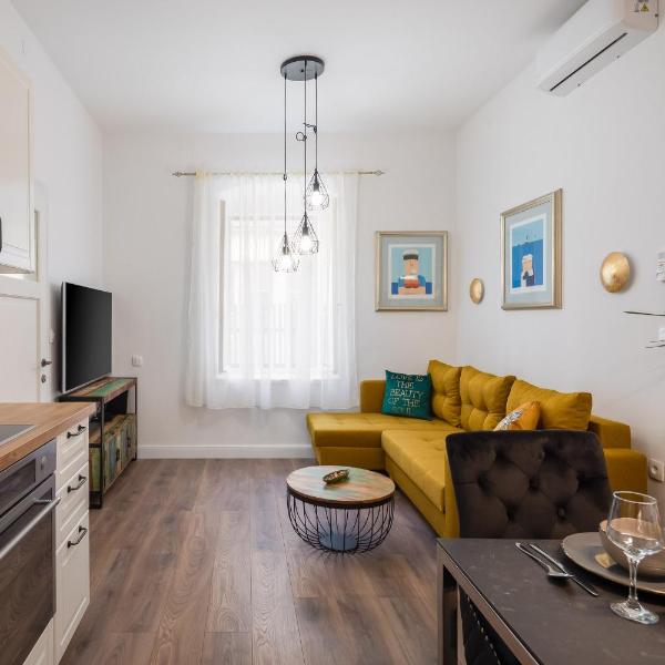 Luxury apartment Toni with patio in the heart of Split, Split