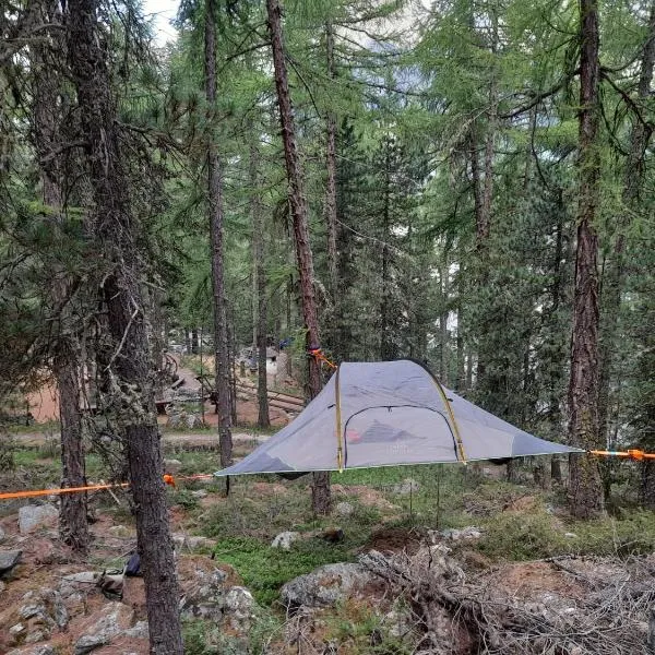 Baumzelte Robis Waldspielpark, hotel u gradu Grächen