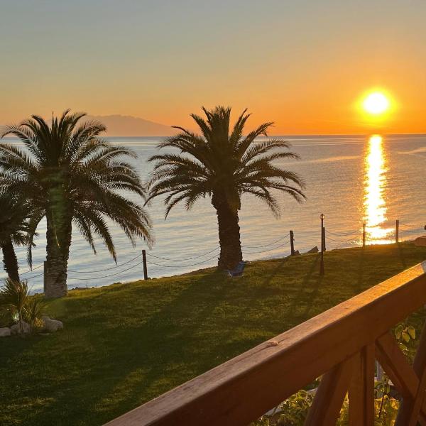 Seafront Family Apartment Calypso