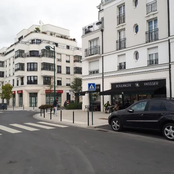 Le Debussy 5 personnes, lit bébé, balcon, parking privé gratuit, ξενοδοχείο στο Chessy