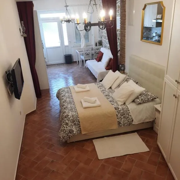 Old Town Rab Studio apartment, מלון בראב