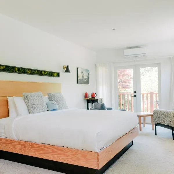 Pluvio restaurant and rooms, hotel v destinaci Ucluelet