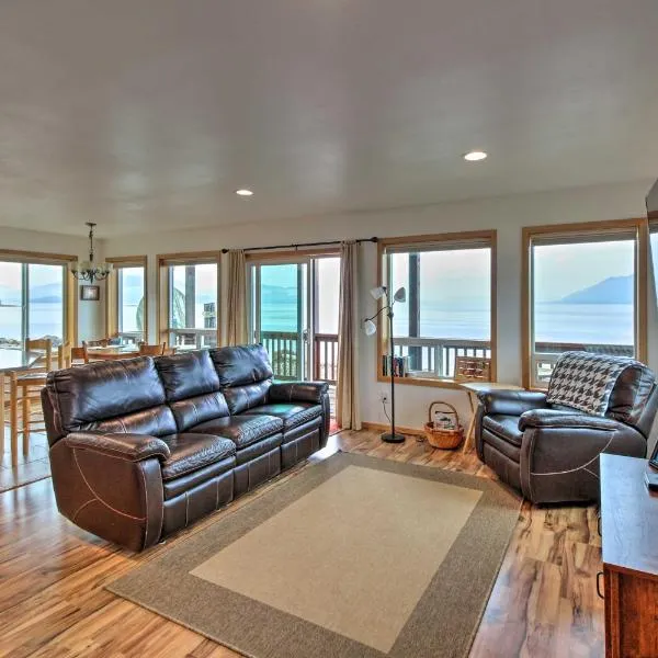 Oceanfront Craig Apt Grill, Fishing On-Site!, hotel v destinaci Craig