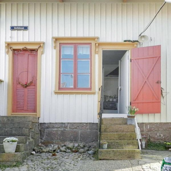 6 person holiday home in LYSEKIL