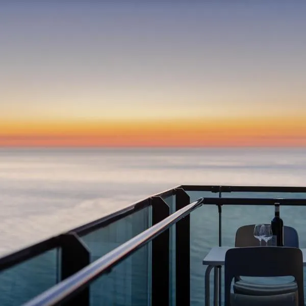 The SPOT apartments - Orbi Beach Tower, hotel in Batumi
