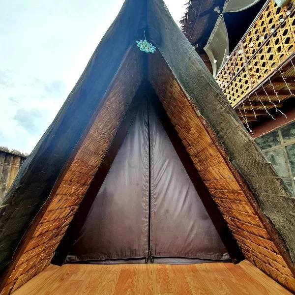 Calatagan's Bahay Kubo - with Beach Access, ξενοδοχείο σε Μπατάνγκας