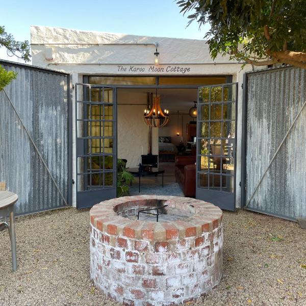 The Karoo Moon House & Cottage