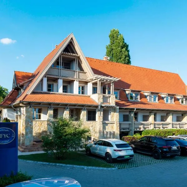 Balatonfői Yacht Club, hotel v destinaci Balatonkenese