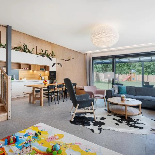 Chata Polomka s Jacuzzi - Nízke Tatry - 5 spální, hotel in Brezno