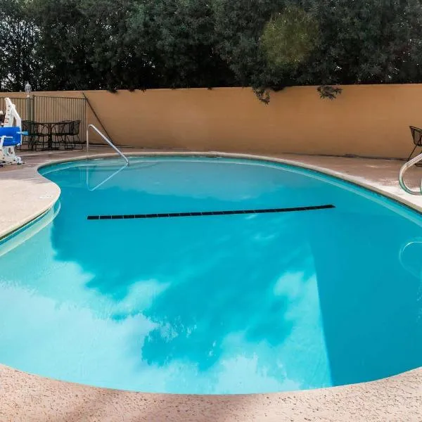 Super 8 by Wyndham Visalia, khách sạn ở Visalia