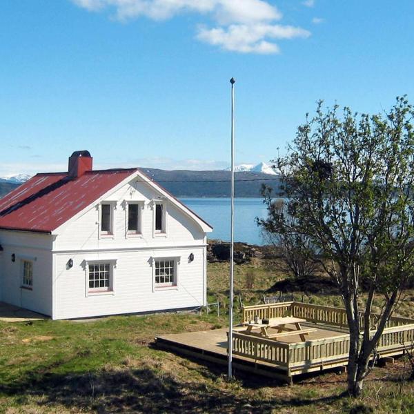 7 person holiday home in Stonglandseidet