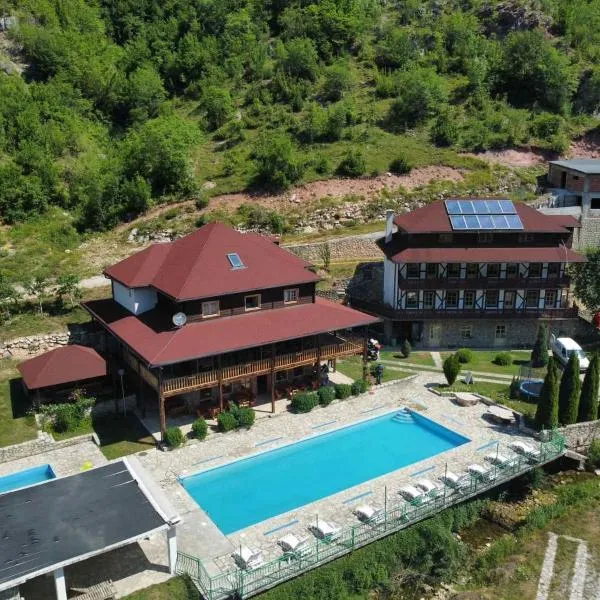 Etno Selo VRELO & Camping, hotel v destinácii Berane