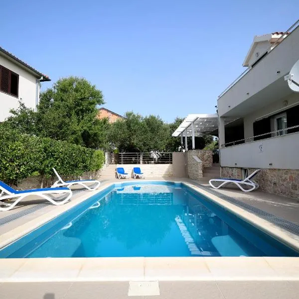 Apartments Slanica-Murter, khách sạn ở Murter